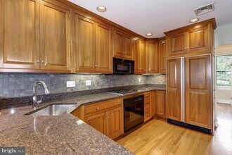 4706 32nd St N in Arlington, VA - Building Photo - Building Photo
