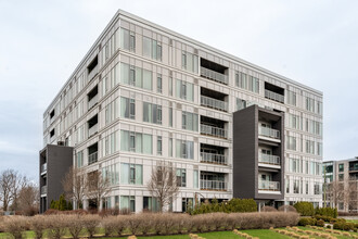 2050 René-Lévesque Boul O in Québec, QC - Building Photo - Building Photo