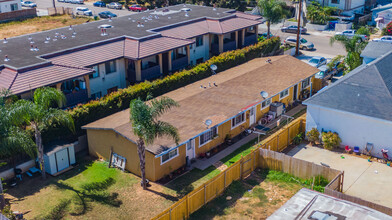 1365-1373 Holly Ave in Imperial Beach, CA - Building Photo - Building Photo