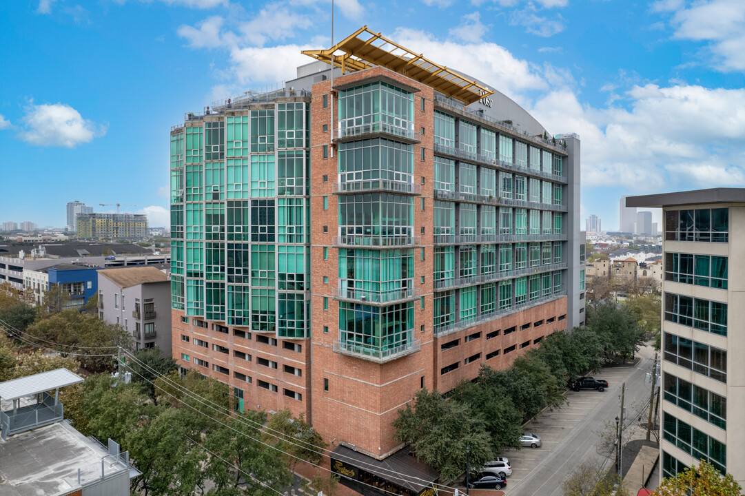 Rise Lofts in Houston, TX - Foto de edificio