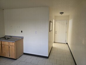 126 Alton Ave in Charlotte, TX - Foto de edificio - Building Photo