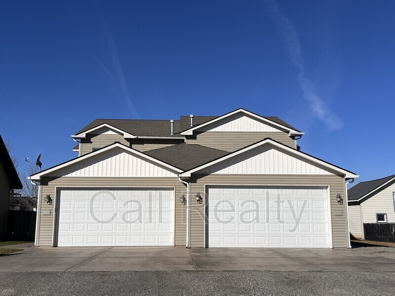 713 Jakeman Ln in Spokane Valley, WA - Building Photo