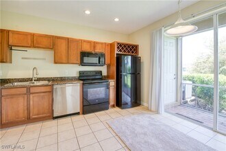 9774 Roundstone Cir in Ft. Myers, FL - Building Photo - Building Photo