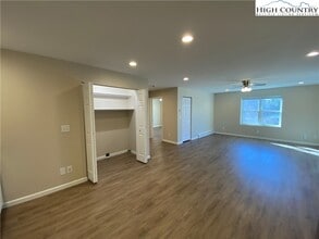 237 Majestic Vine Ln in Warrensville, NC - Building Photo - Building Photo