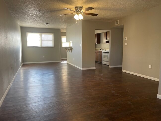 702 16th St, Unit B in Shallowater, TX - Building Photo - Building Photo