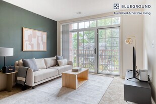 925 N Garfield St in Arlington, VA - Building Photo