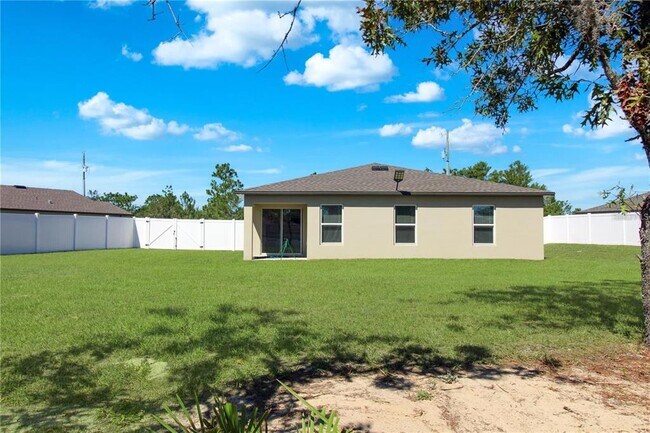 10276 N Spaulding Dr in Citrus Springs, FL - Building Photo - Building Photo