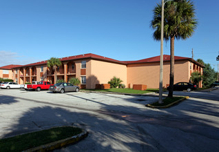 Summerset At International Crossing in Orlando, FL - Foto de edificio - Building Photo