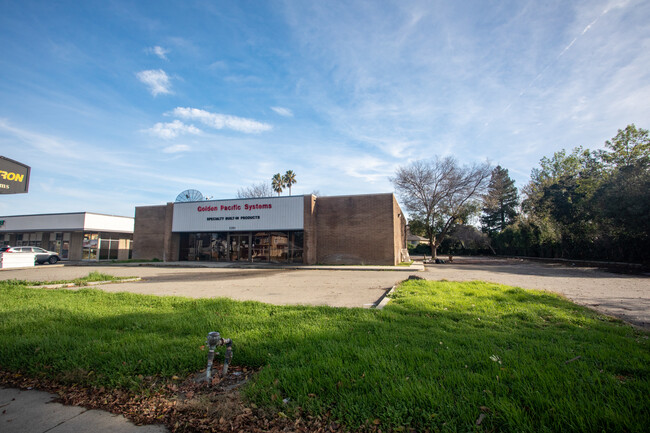 2350 S Bascom Ave in Campbell, CA - Building Photo - Building Photo