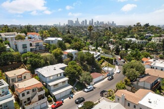 1636 Redcliff St in Los Angeles, CA - Building Photo - Building Photo