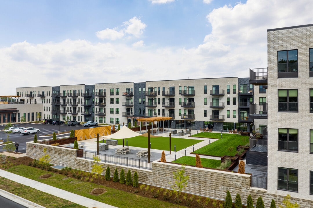 Ochalla Springs in Fitchburg, WI - Foto de edificio