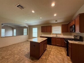 24210 Silversmith Ln in Katy, TX - Foto de edificio - Building Photo