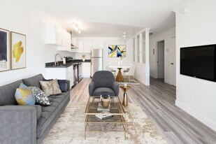 Metro Apartments in San Leandro, CA - Building Photo