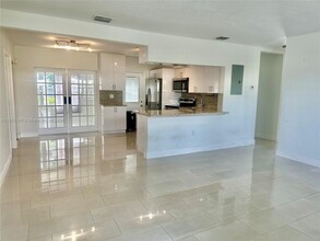 1810 SW 22nd Ave in Fort Lauderdale, FL - Building Photo - Building Photo