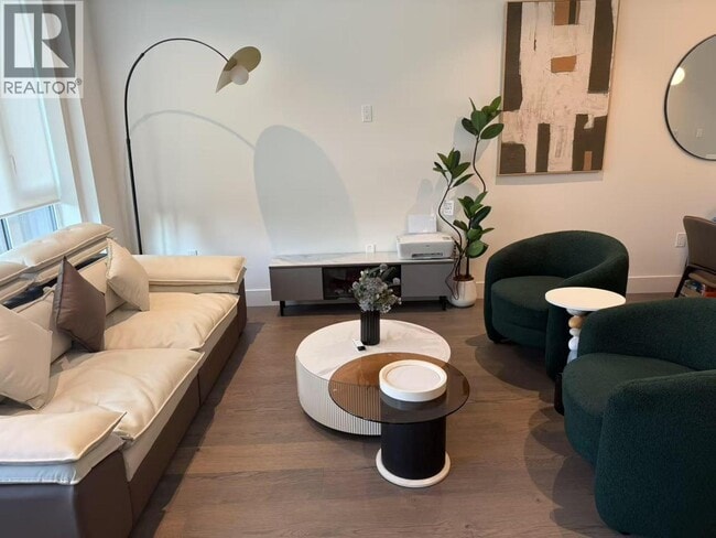 property at 975 W 52nd Ave