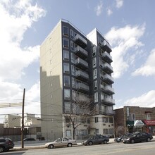 26-20 21st St in Astoria, NY - Foto de edificio - Building Photo
