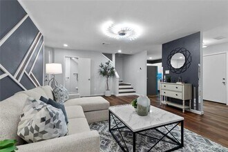 212 Creek Cove Dr in Dallas, TX - Building Photo - Building Photo