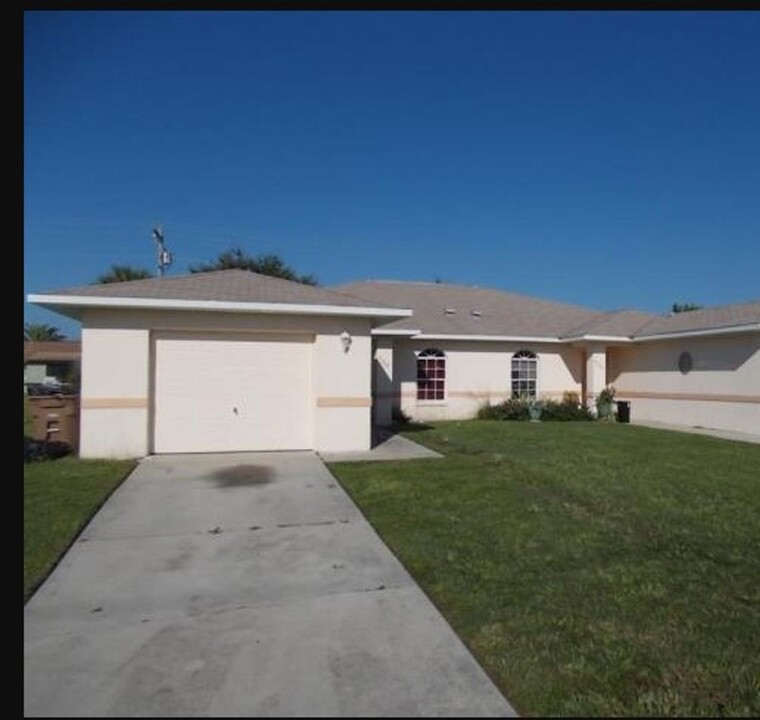 3738 Santa Barbara Blvd in Cape Coral, FL - Building Photo