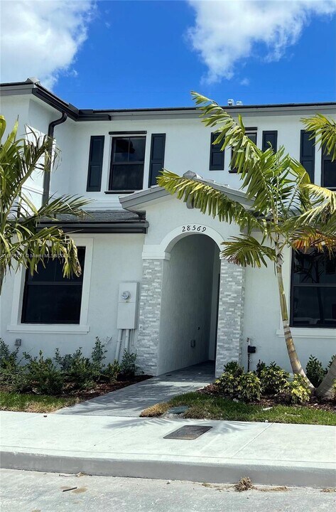 28569 SW 132nd Ct in Homestead, FL - Building Photo