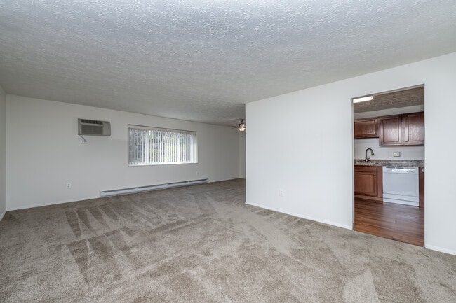 Pleasant Hills in Pittsburgh, PA - Building Photo - Interior Photo