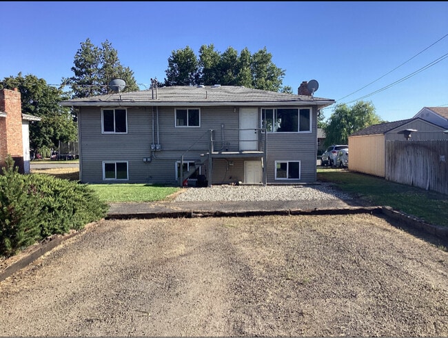 608 Villard St in Cheney, WA - Building Photo - Building Photo