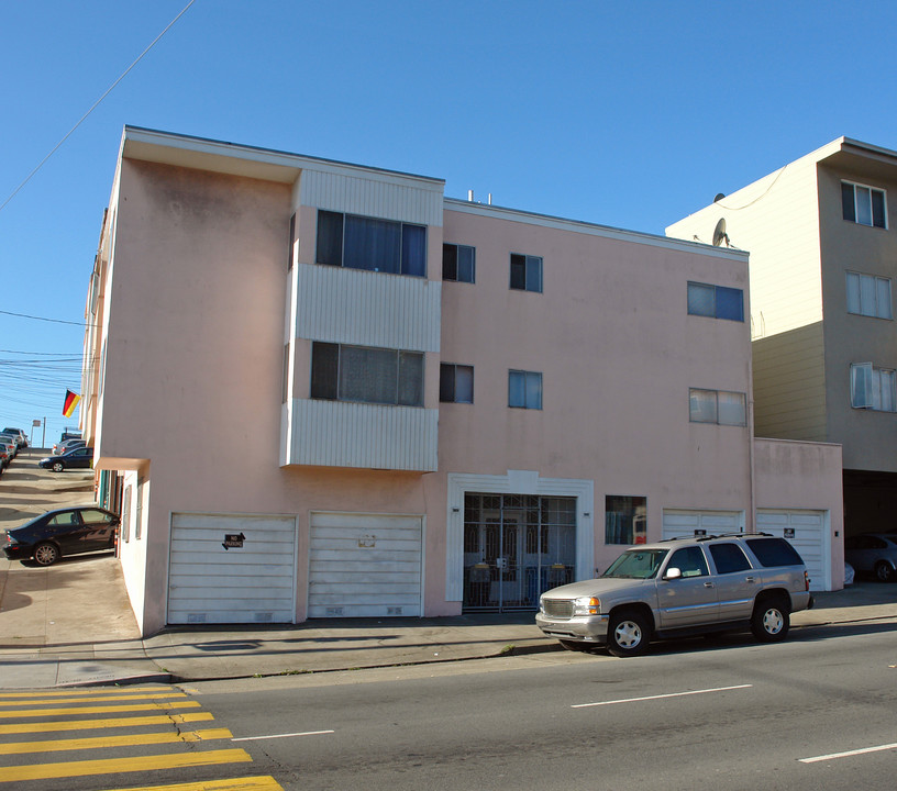 6801 Geary Blvd in San Francisco, CA - Building Photo