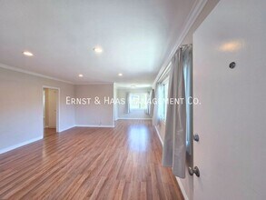 3041 E 3rd St in Long Beach, CA - Building Photo - Building Photo