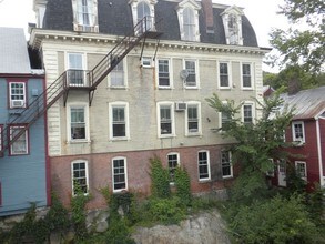 24-26 Central Sq in Bristol, NH - Building Photo - Building Photo