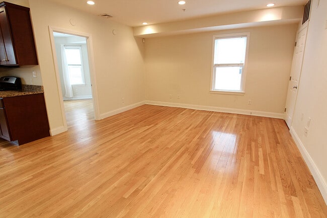 property at 3 Griggs Pl