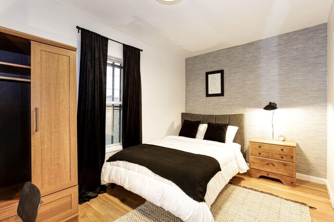 120 W 71st St in New York, NY - Building Photo - Building Photo
