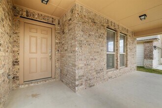 229 Reagor Dr in Taylor, TX - Building Photo - Building Photo