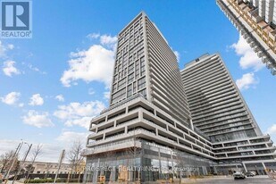 8960 Jane St in Vaughan, ON - Building Photo