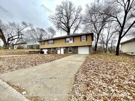 7211-7211 Montana Ave in Kansas City, KS - Building Photo