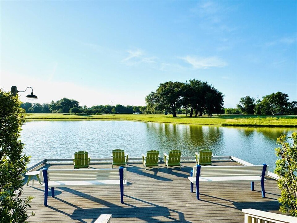 2318 Honeyberry Shrub Dr in Manvel, TX - Building Photo