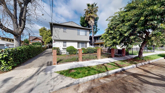 735 Worcester Ave, Unit 3 in Pasadena, CA - Foto de edificio - Building Photo