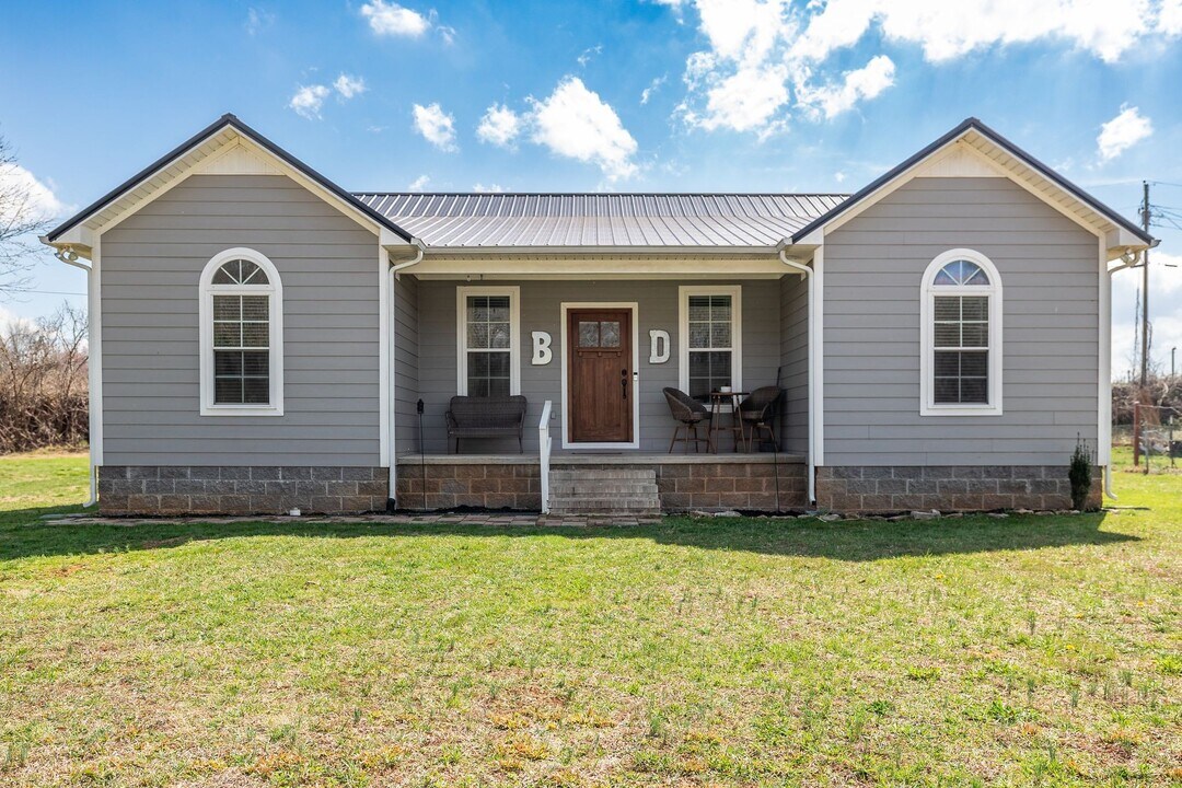 365 Voss St in Lawrenceburg, TN - Building Photo
