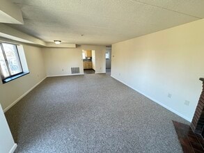 46 Concord Ave, Unit 502 in Cambridge, MA - Foto de edificio - Building Photo