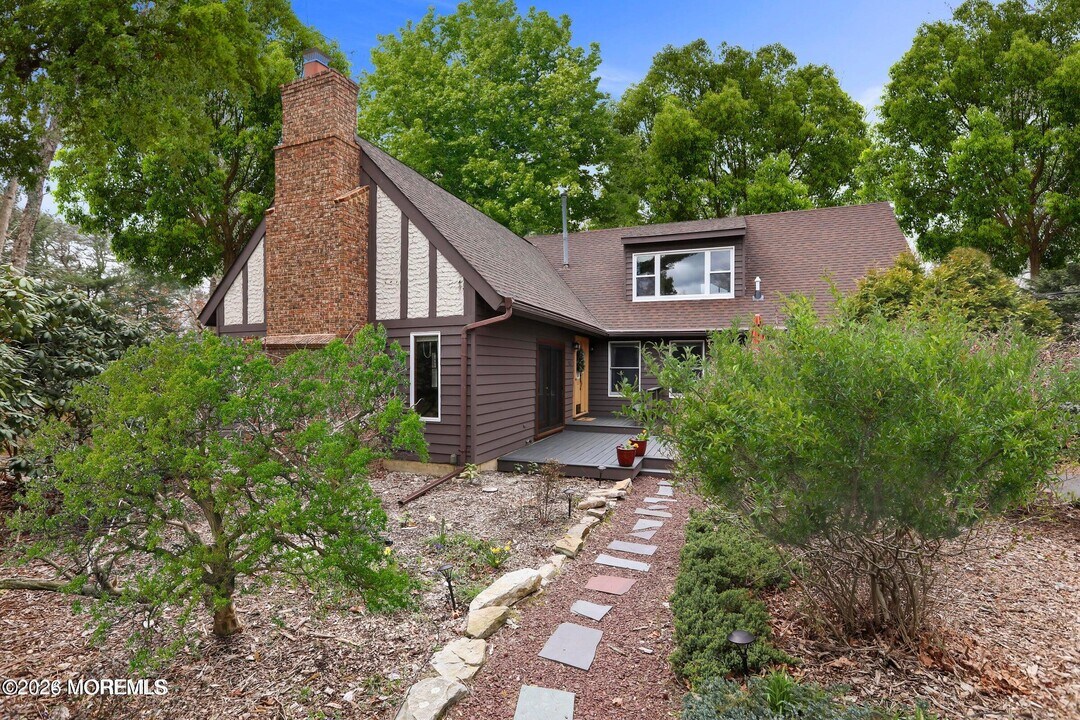 1244 Whitesville Rd in Toms River, NJ - Building Photo