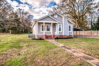 107 Rose St in Mount Holly, NC - Building Photo - Building Photo