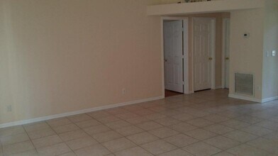2001 SW Imperial St in Port St. Lucie, FL - Building Photo - Building Photo