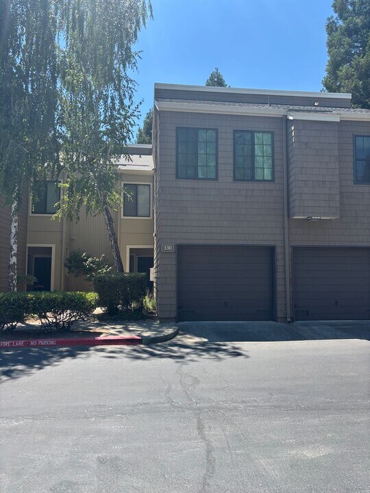330 S Overlook Dr in San Ramon, CA - Building Photo