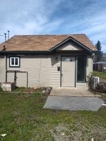 724 NE Madrone St in Grants Pass, OR - Building Photo