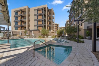 19355 N 73rd Way in Scottsdale, AZ - Foto de edificio - Building Photo