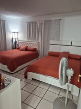 11301 SW 200th St in Miami, FL - Building Photo - Building Photo