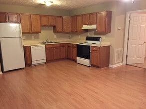 2264 Sulphur Rd, Unit B in Smiths Grove, KY - Building Photo - Building Photo