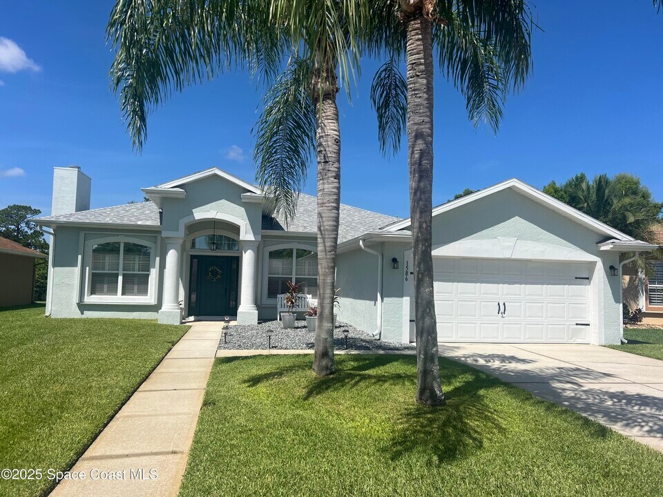 1586 Sun Gazer Dr in Rockledge, FL - Building Photo