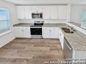 863 Bluegrass Pt in New Braunfels, TX - Building Photo - Building Photo