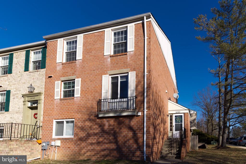 10742 Cordage Walk in Columbia, MD - Building Photo