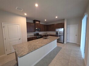 3875 Denali Dr in Apopka, FL - Foto de edificio - Building Photo