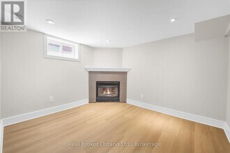 223 Bond St N in Hamilton, ON - Building Photo - Building Photo